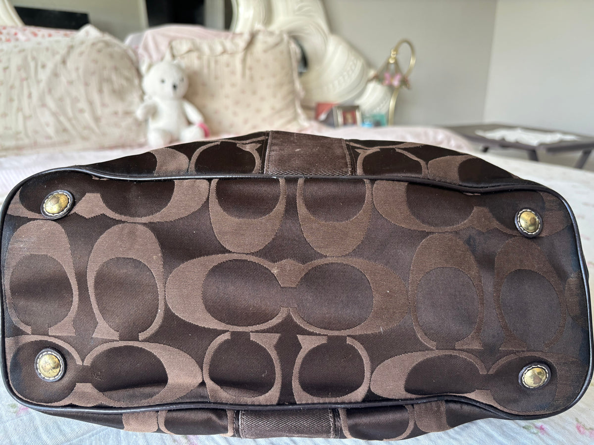 Brown vintage coach tote bagfits