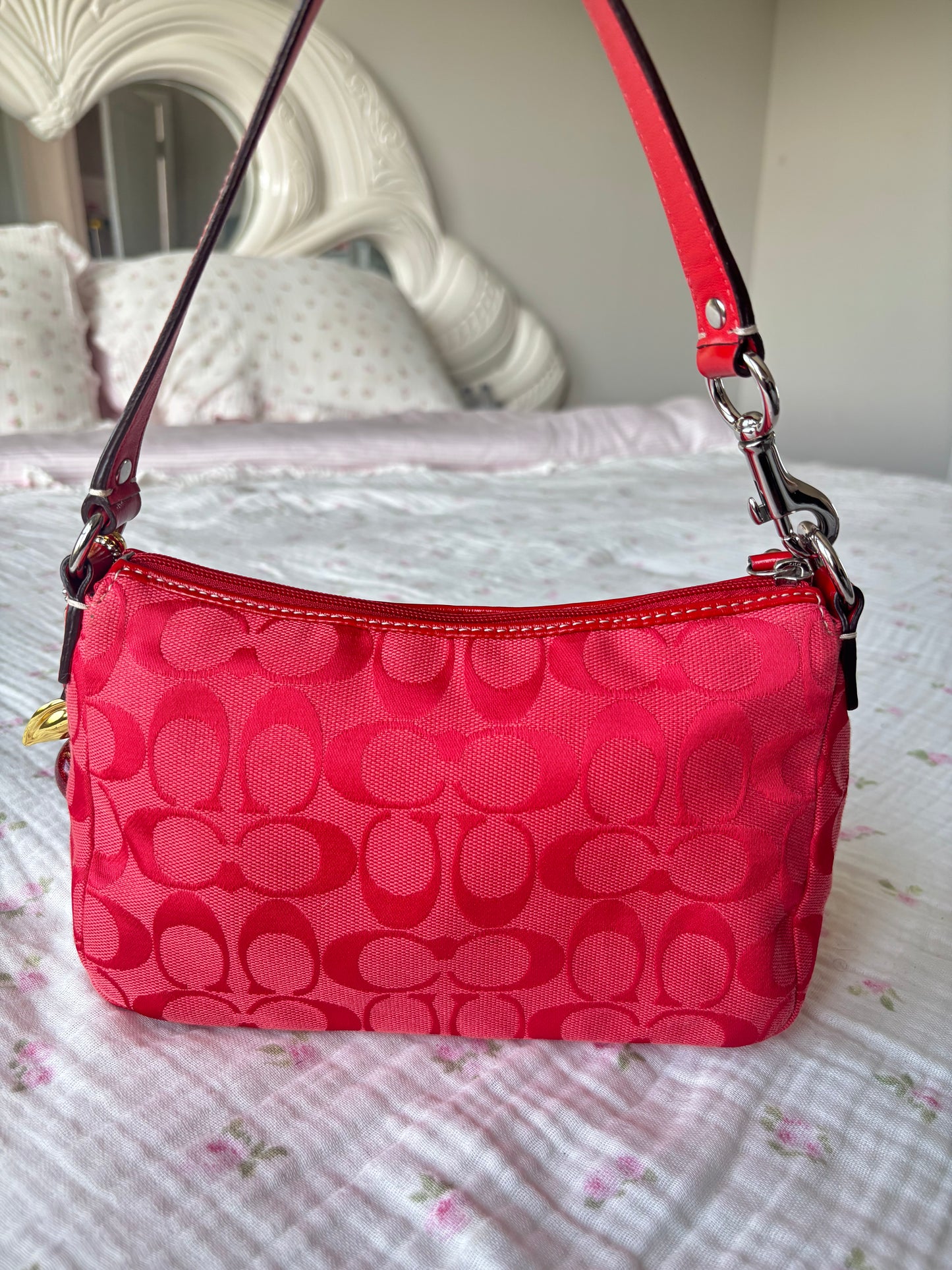 Rare coach baggutte shoulder bag