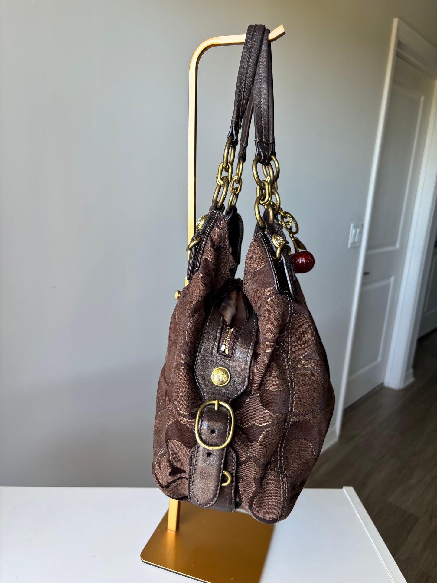 Rare brown vintage coach Maggie