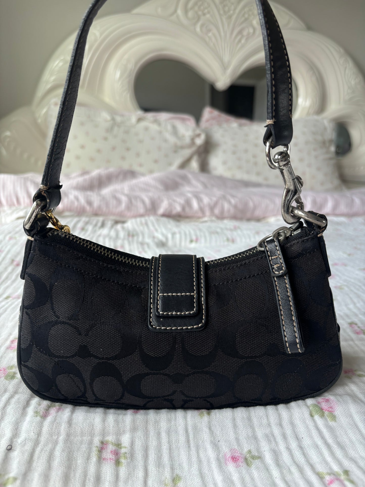 Black mongram coach Hampton soho