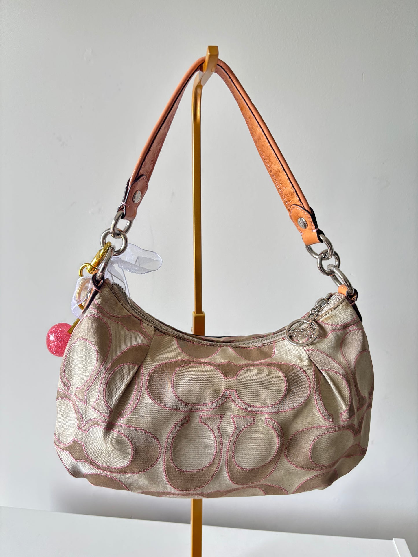 Rare pink poppy small shoulder bag
