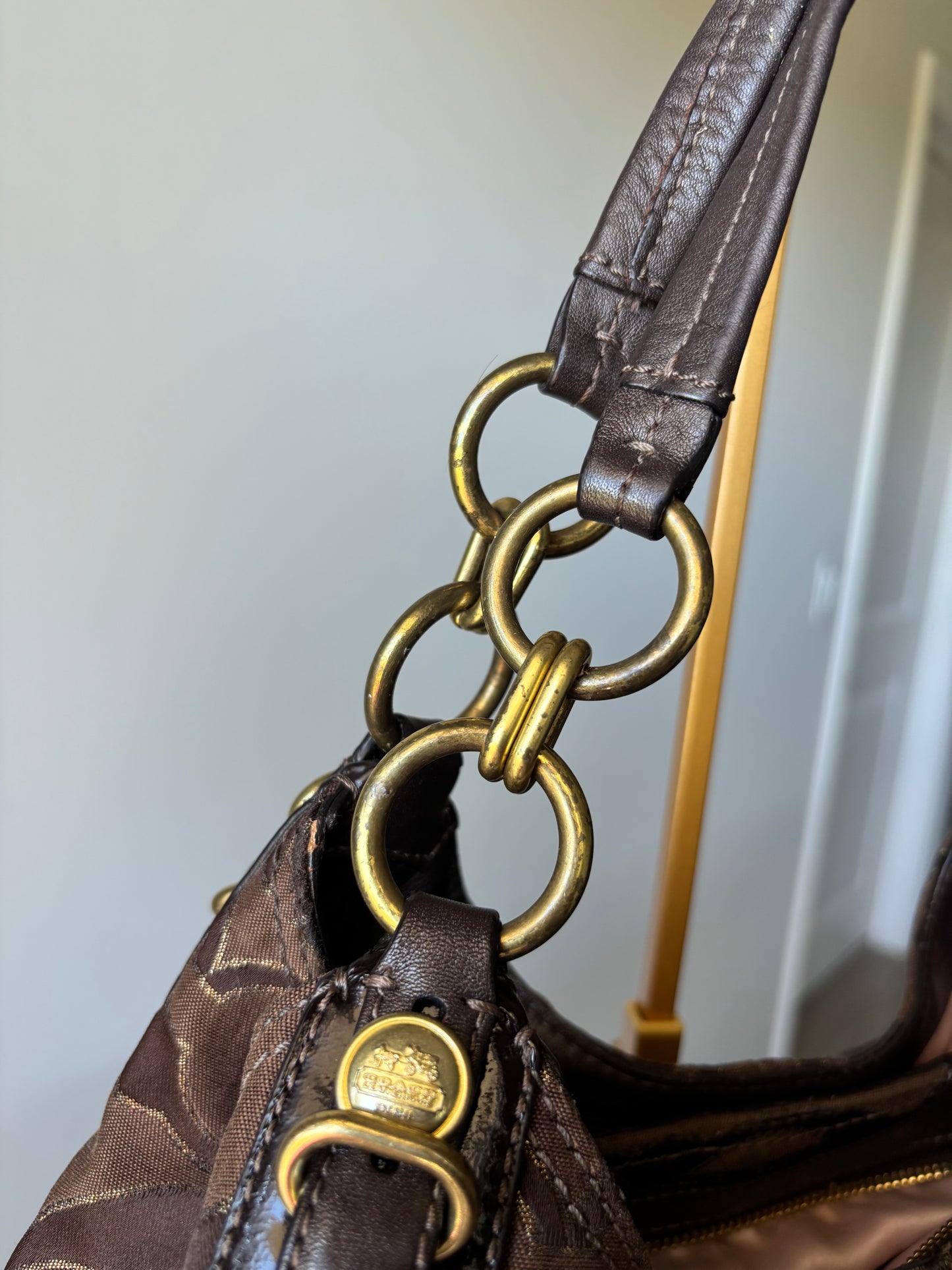 Rare brown vintage coach Maggie