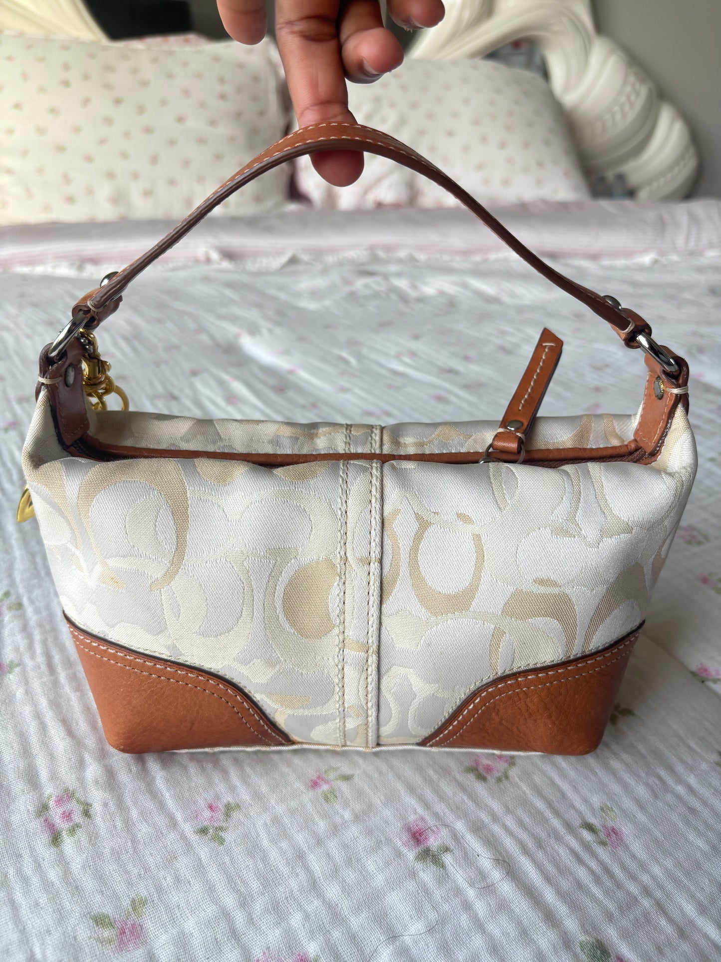 RARE Cream dragon fly coach baggutte bag