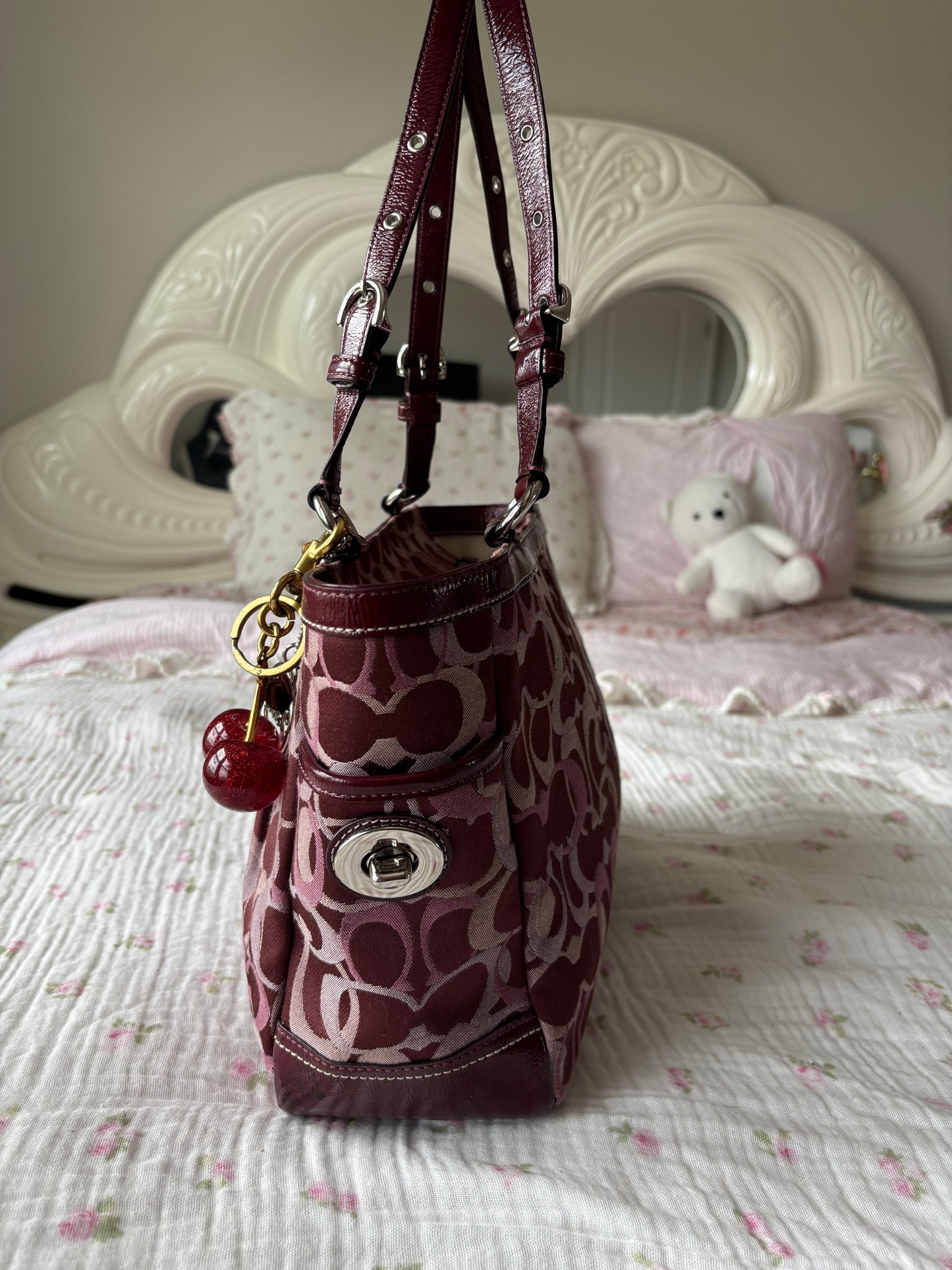 Burgandy optic vintage tote bag