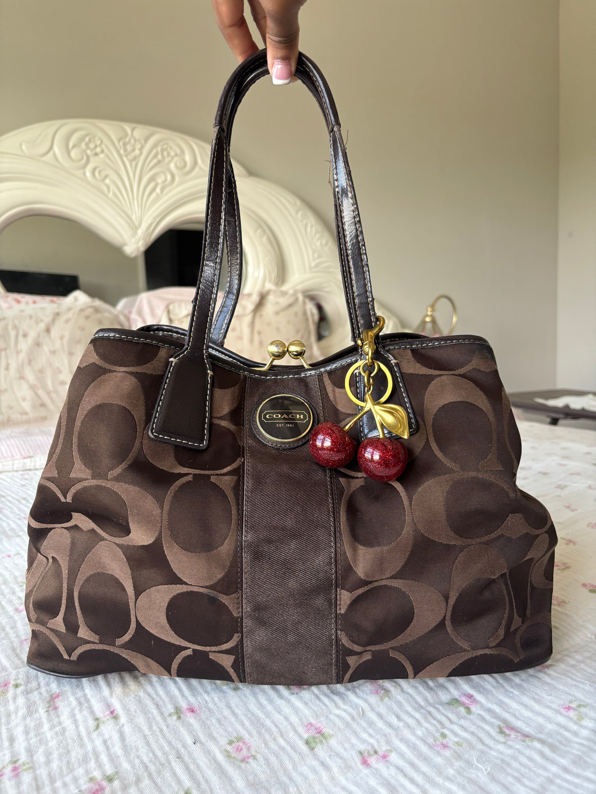 Brown vintage coach tote bagfits