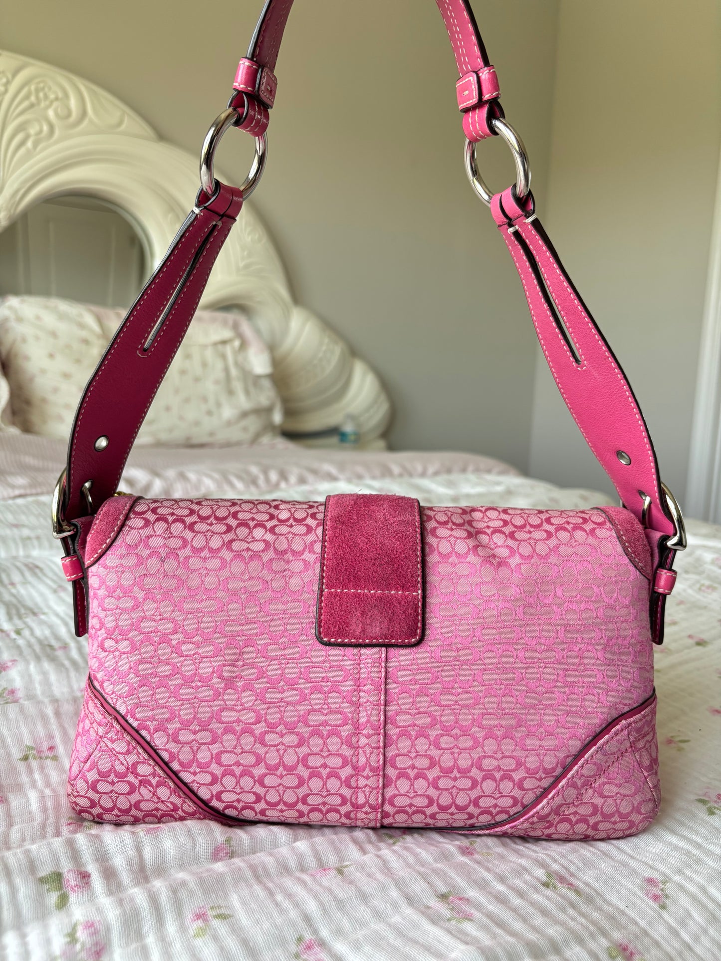 Rare pink soho coach shoulder bag