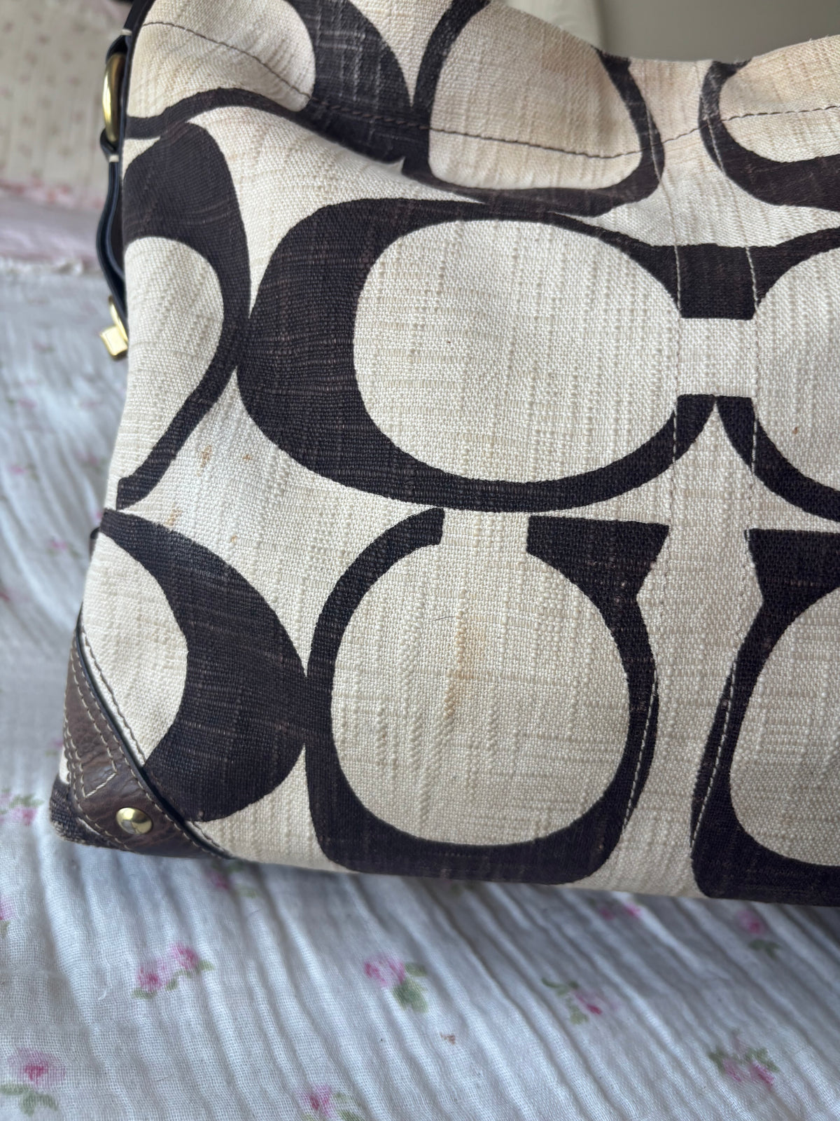 Rare cream & brown coach large Carly