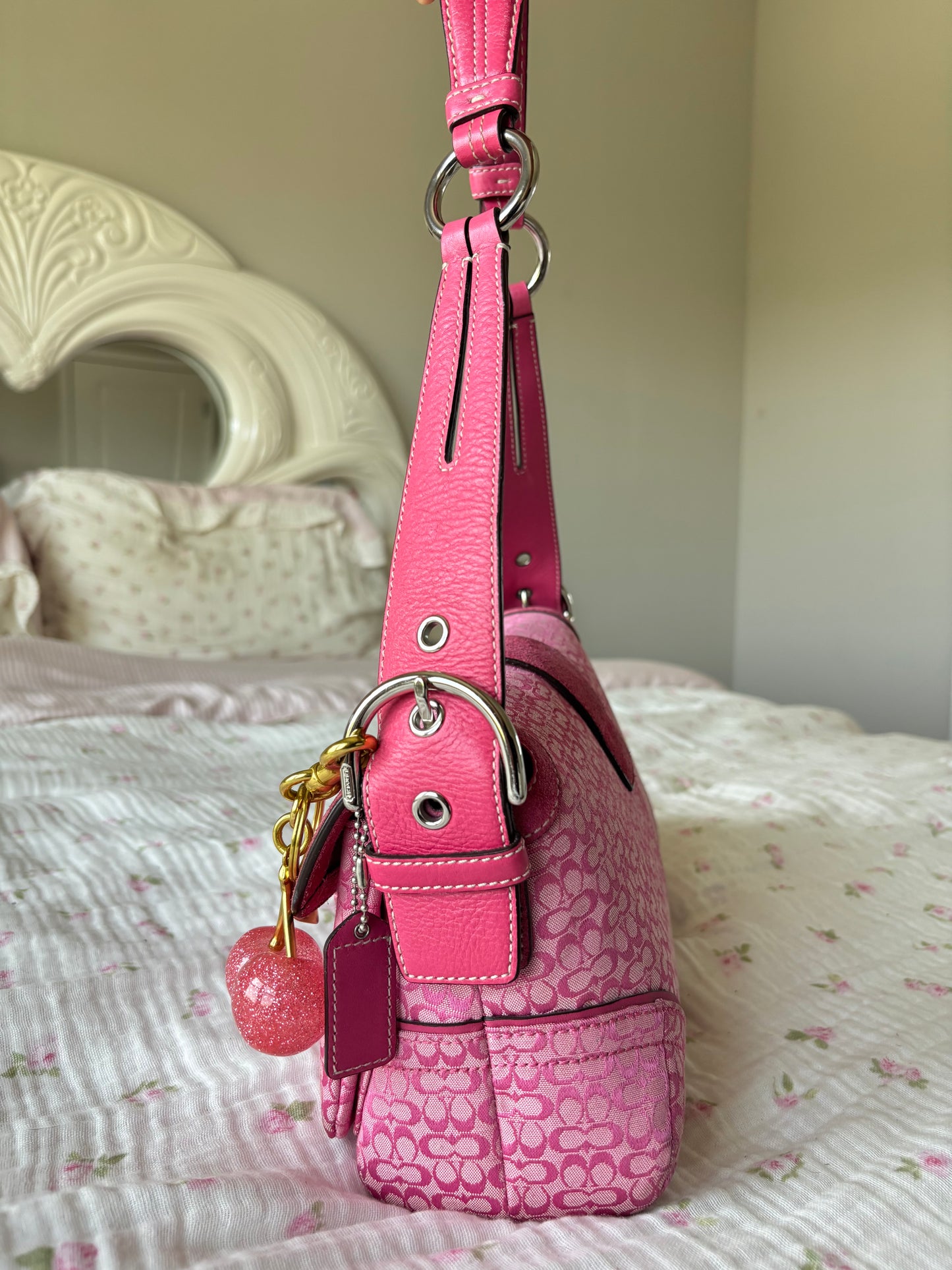 Rare pink soho coach shoulder bag