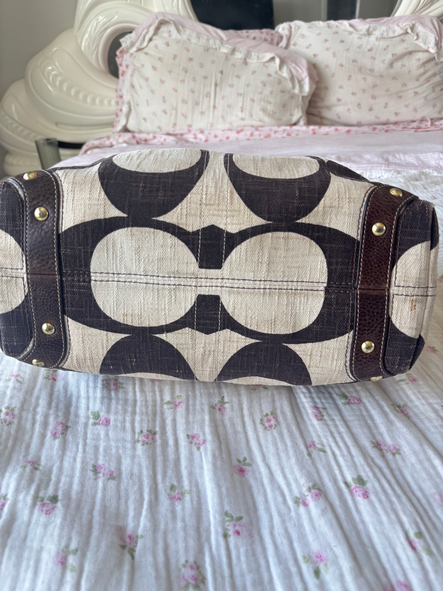 Rare cream & brown coach large Carly