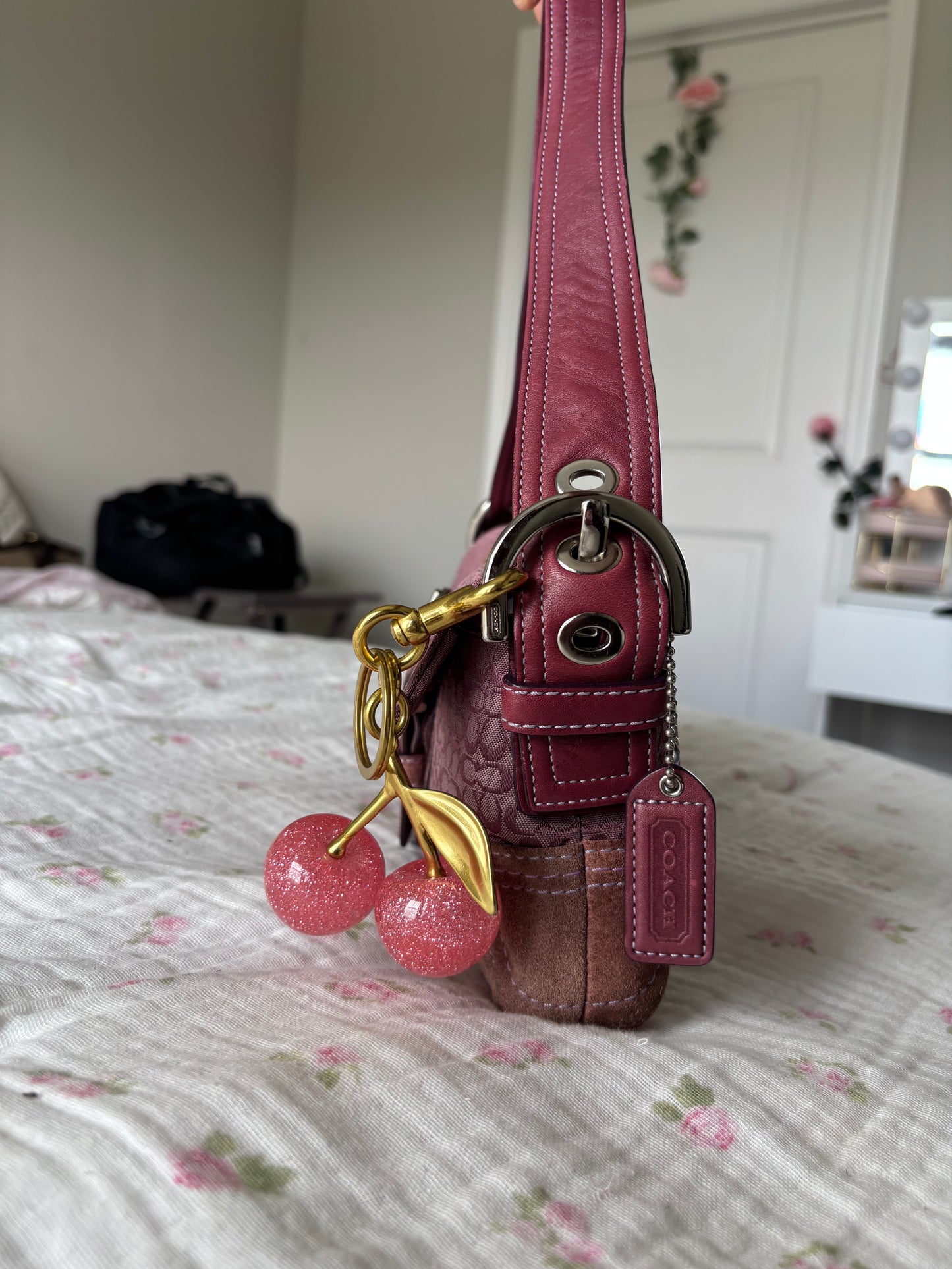 Vintage coach mauve shoulder bag