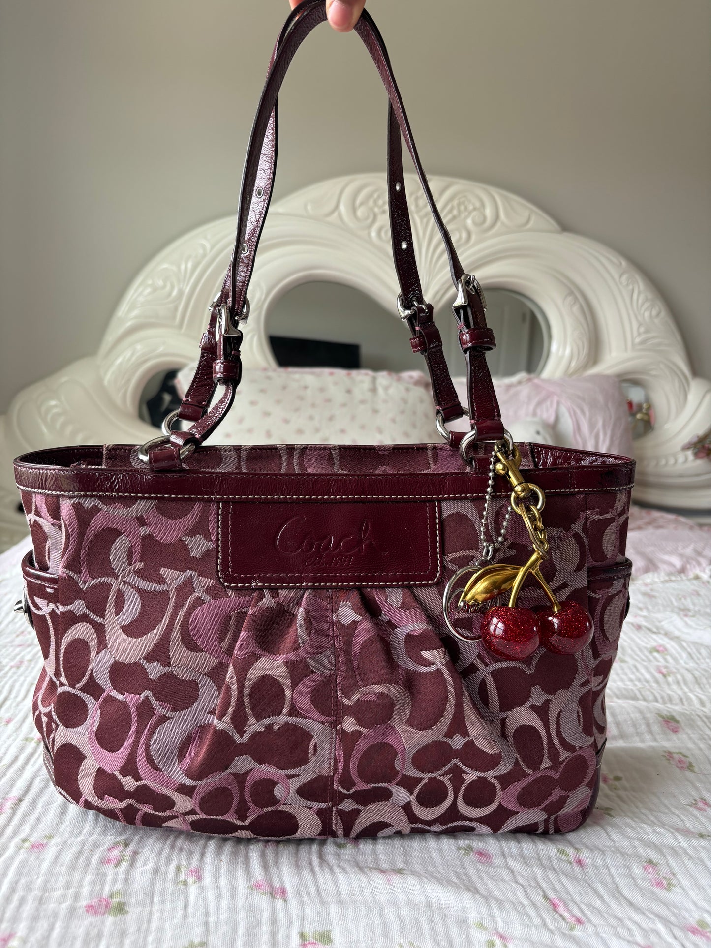 Burgandy optic vintage tote bag