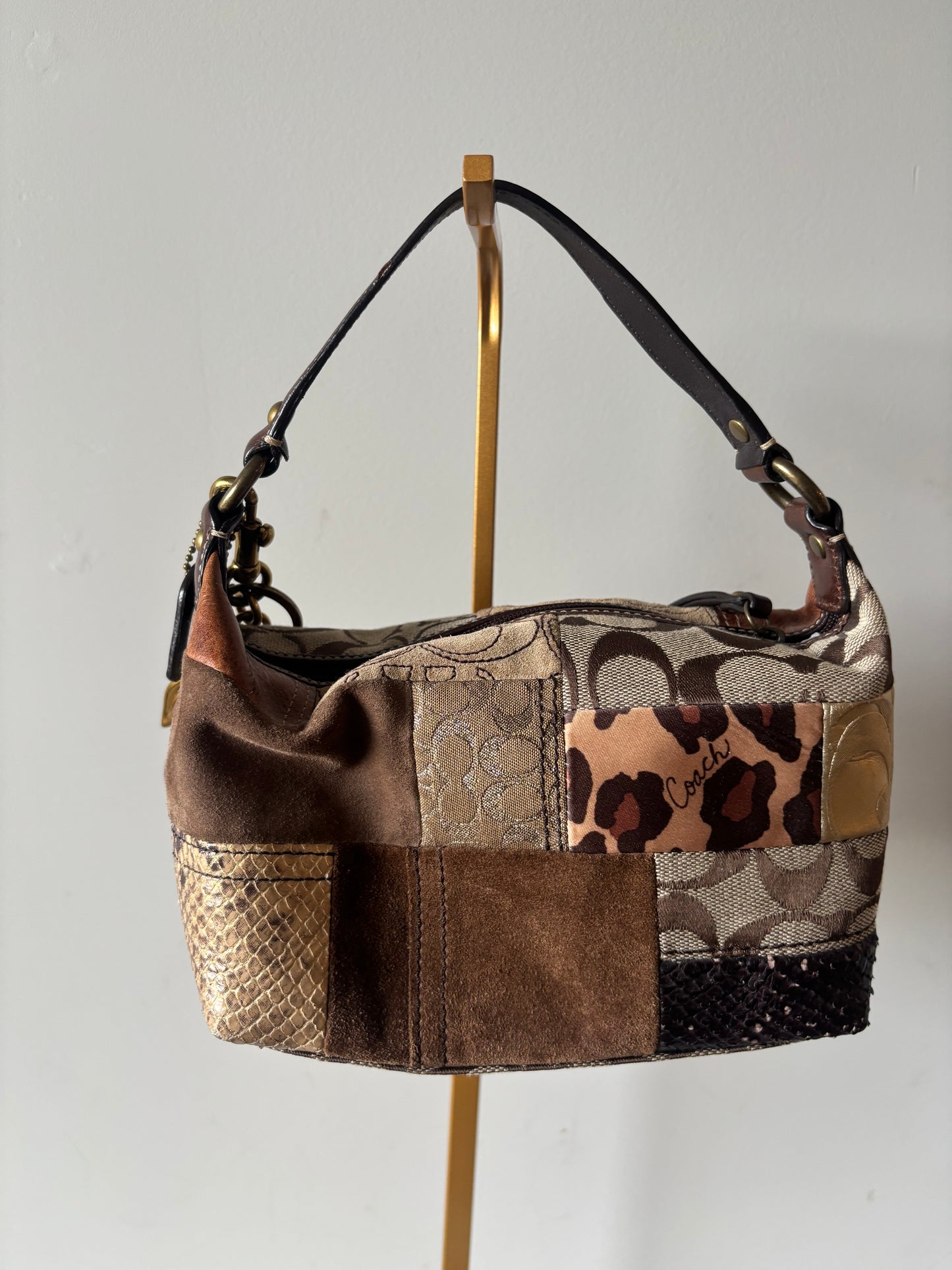 Patchwork baggutte vintage coach bag