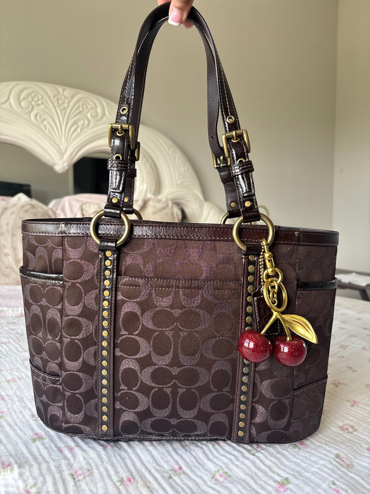 Chocolate brown vintage coach tote bagfits