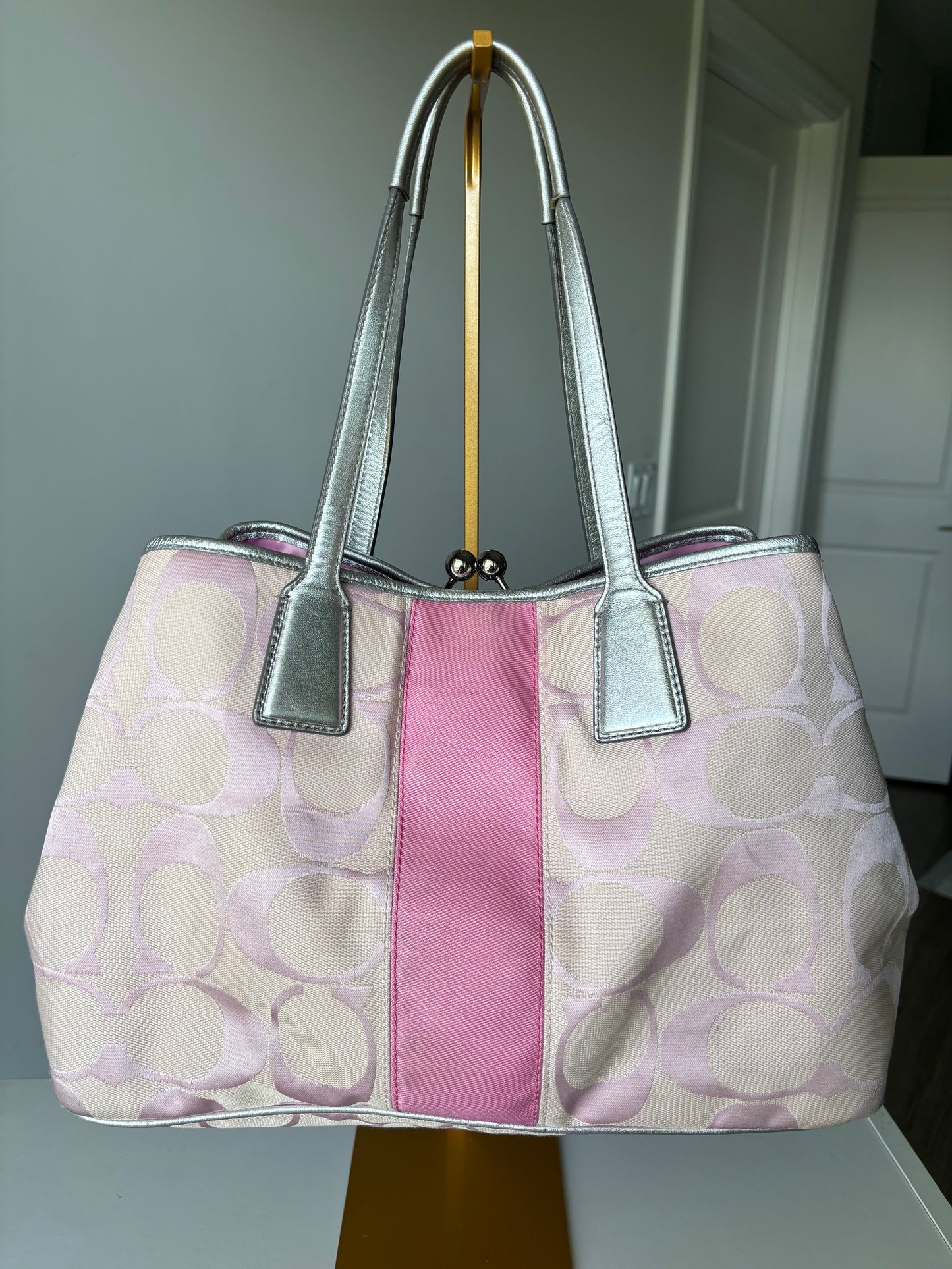 Baby pink mongram vintage coach tote bag