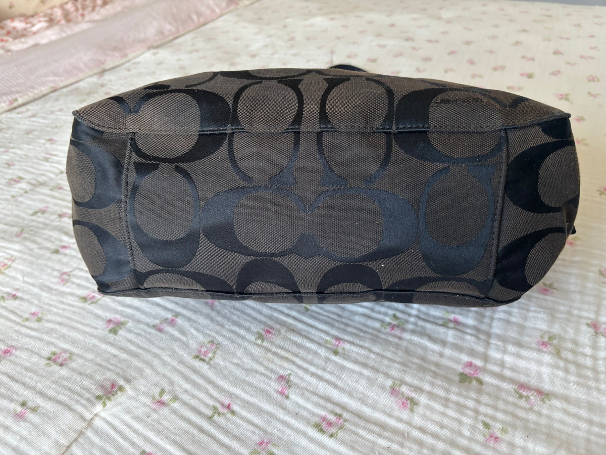 Black mongram coach tote bagfits