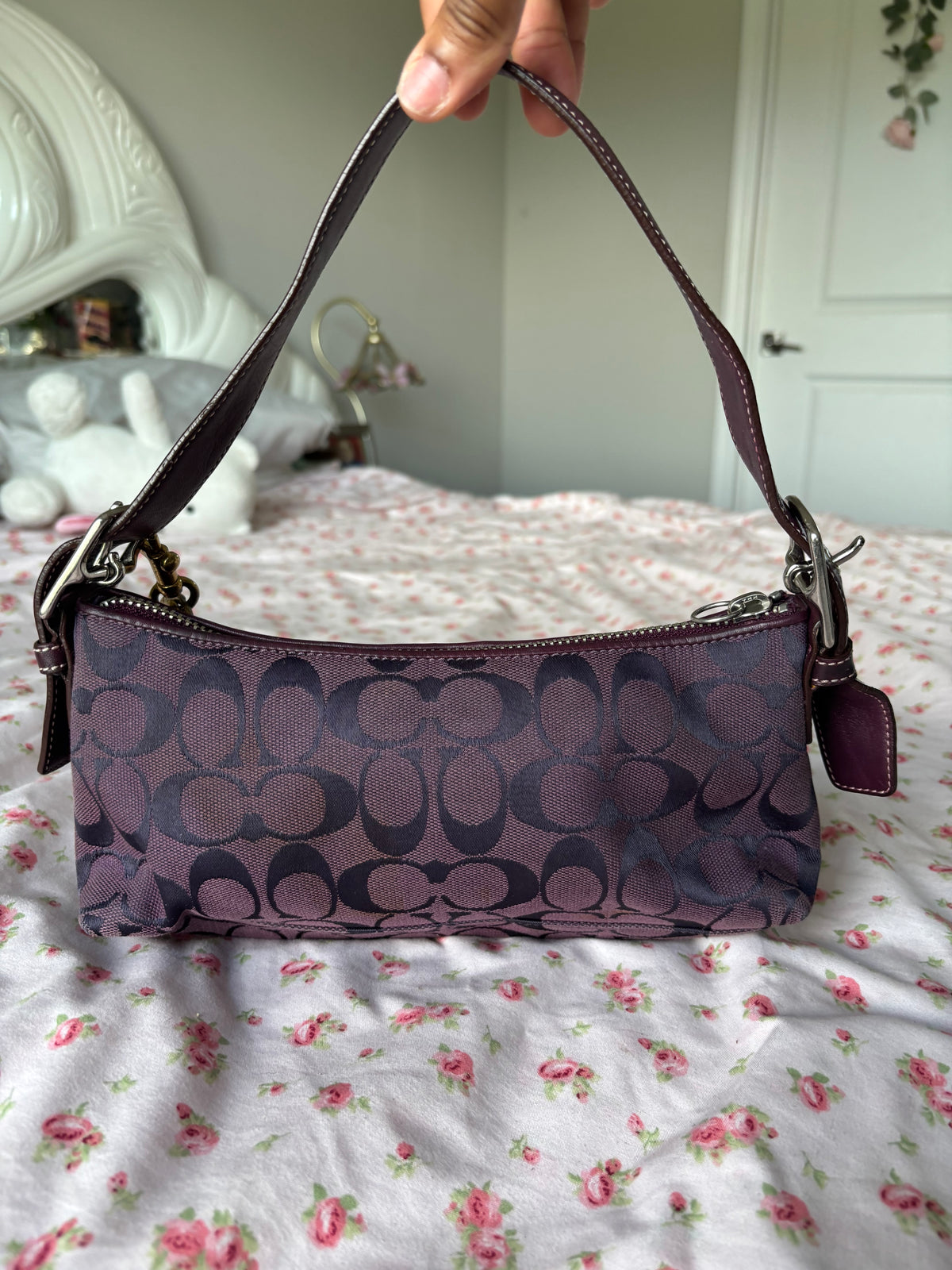 Rare purple coach baggutte shoulder bag