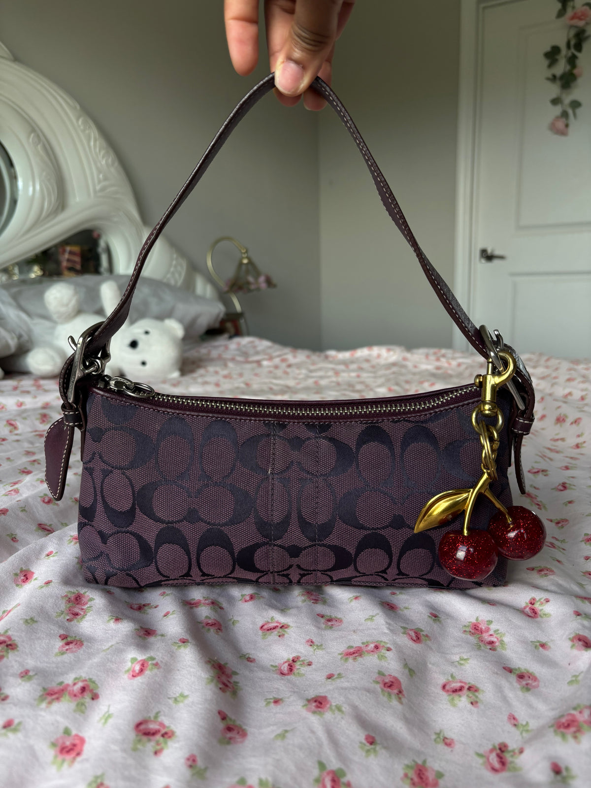 Rare purple coach baggutte shoulder bag