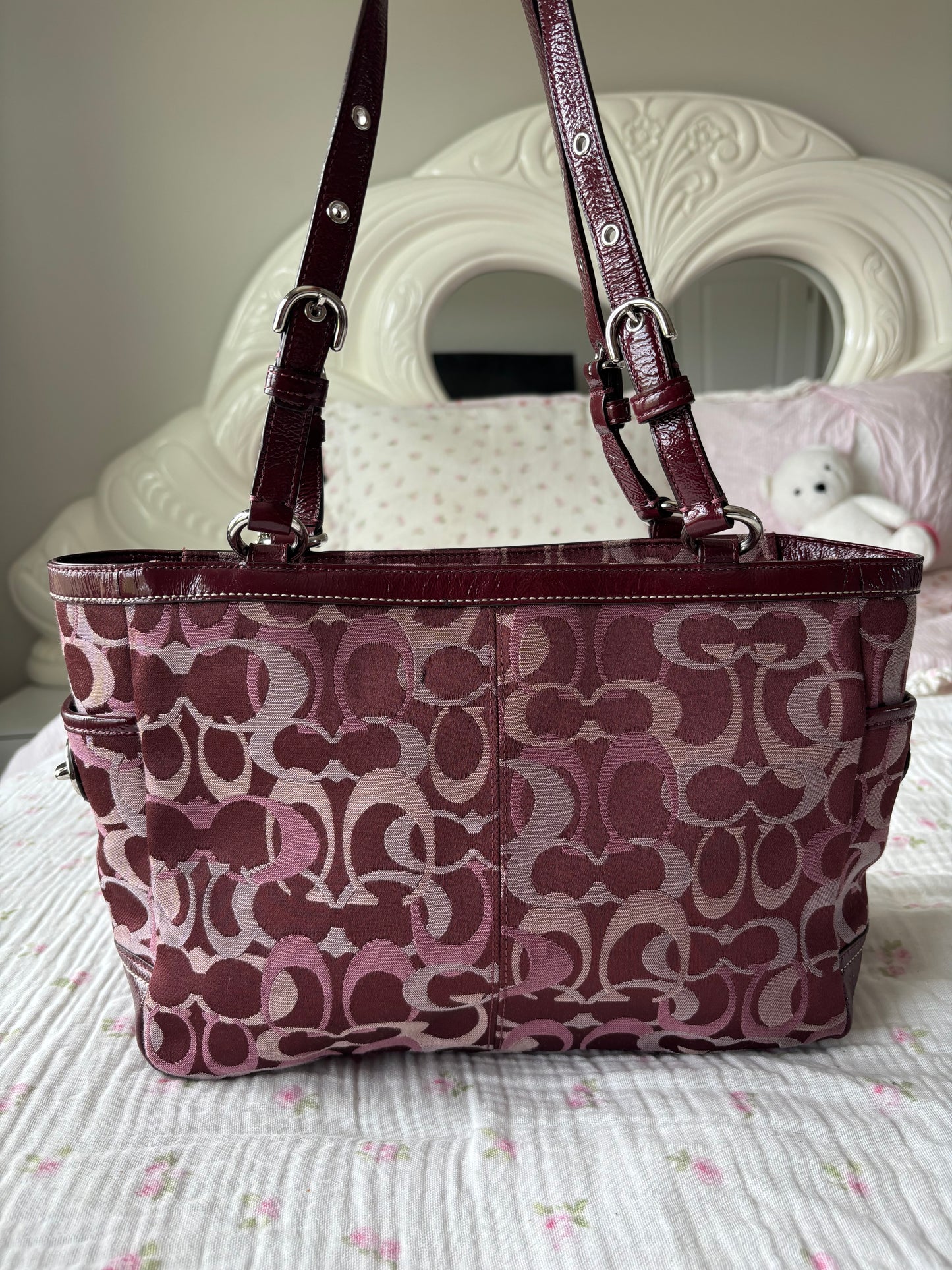 Burgandy optic vintage tote bag