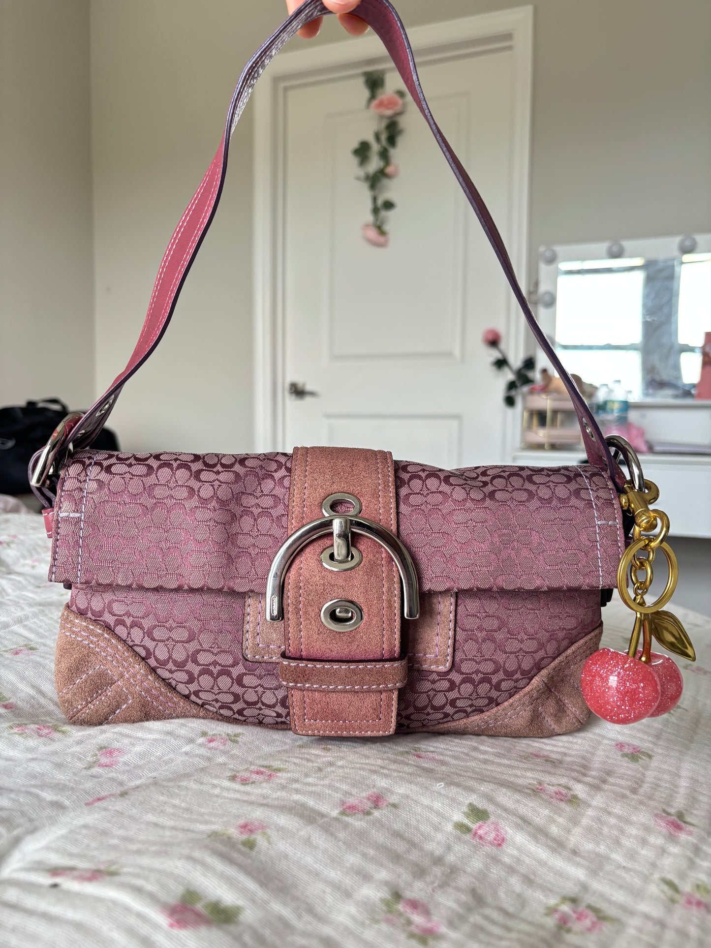 Vintage coach mauve shoulder bag