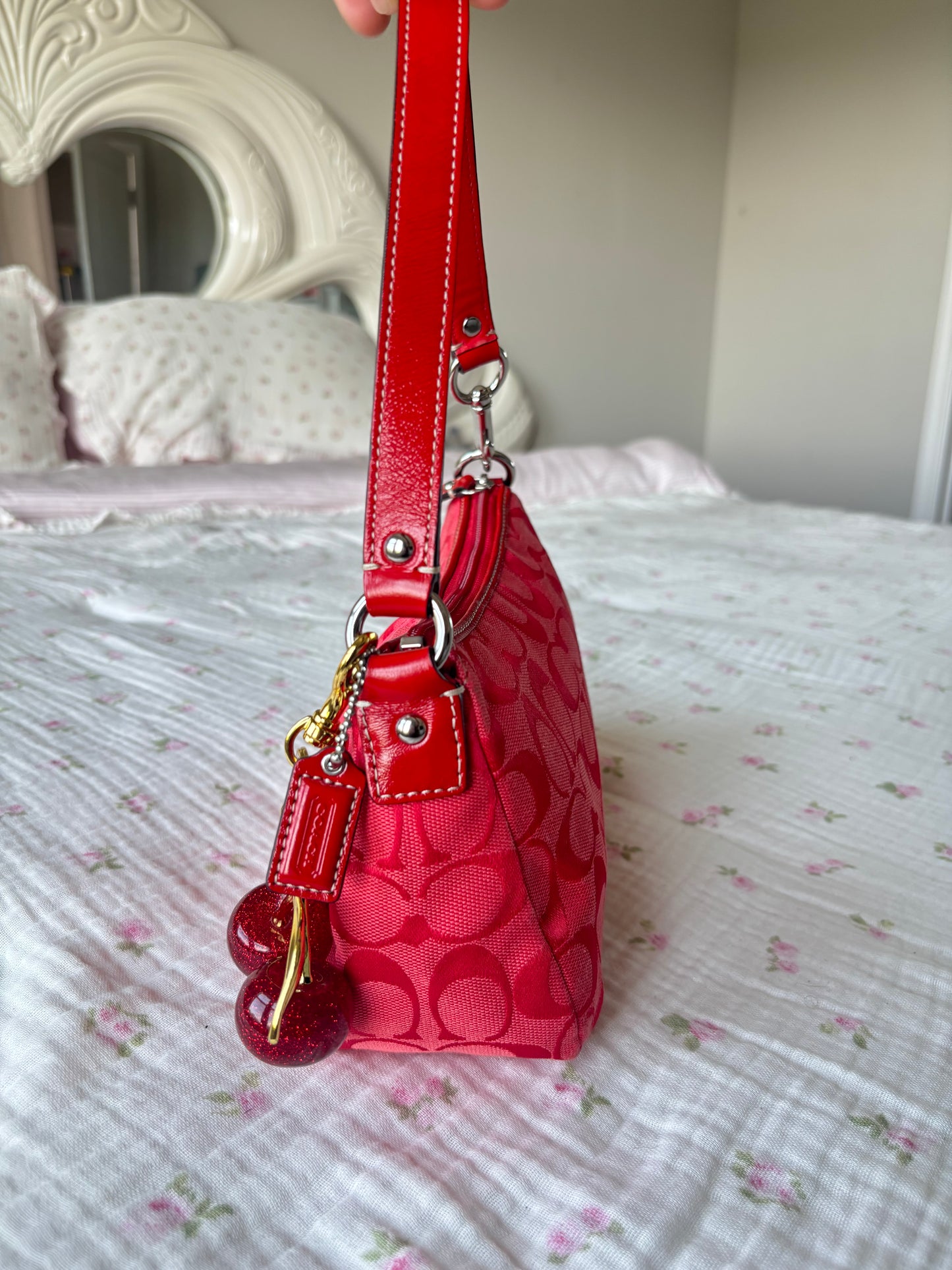 Rare coach baggutte shoulder bag