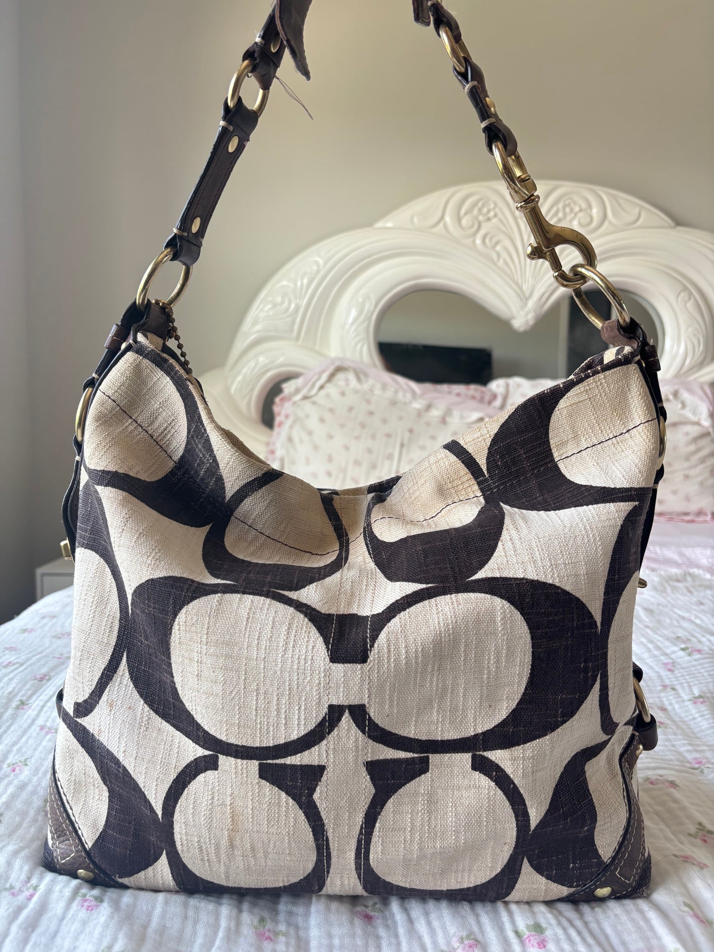 Rare cream & brown coach large Carly