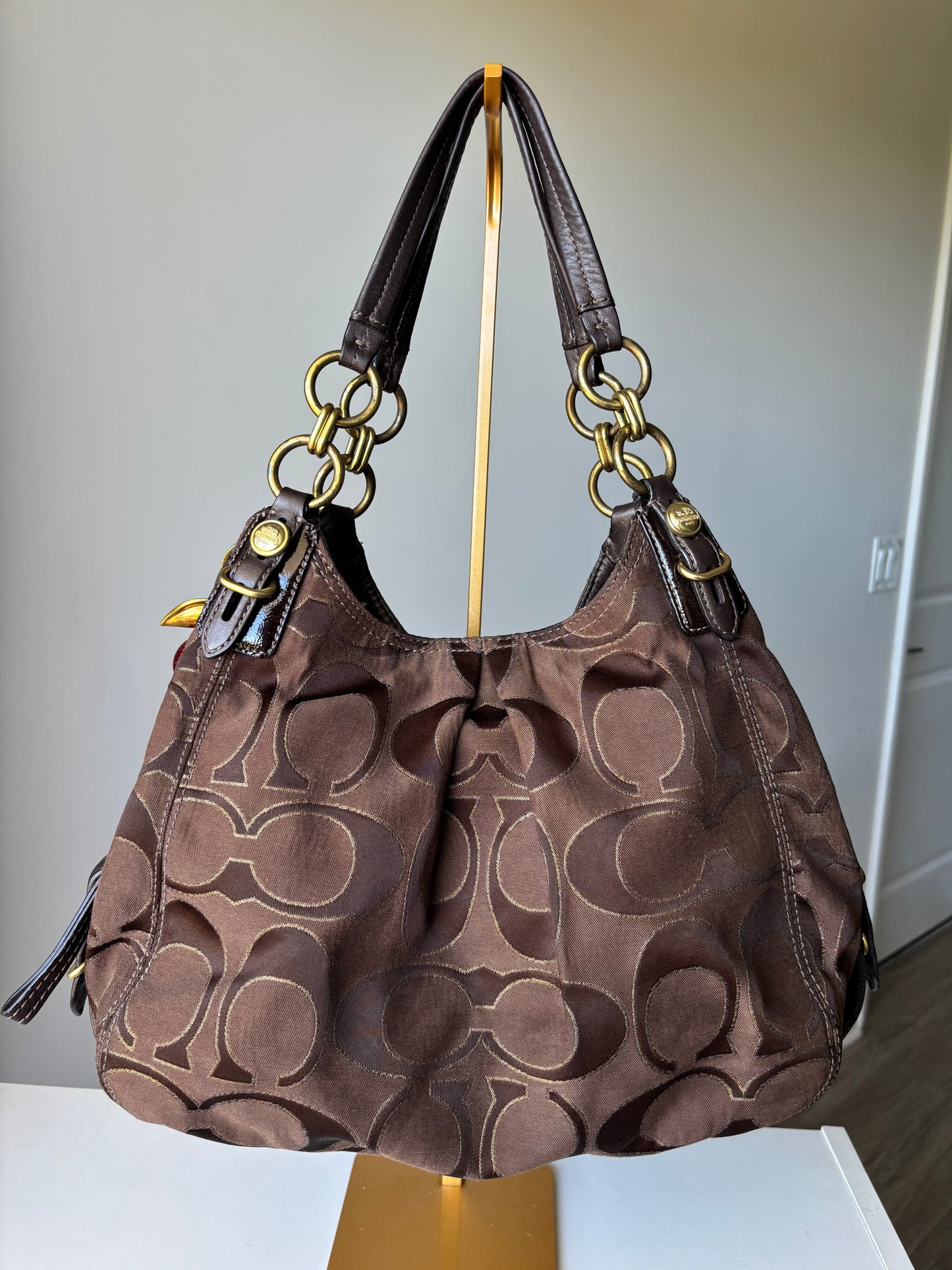 Rare brown vintage coach Maggie