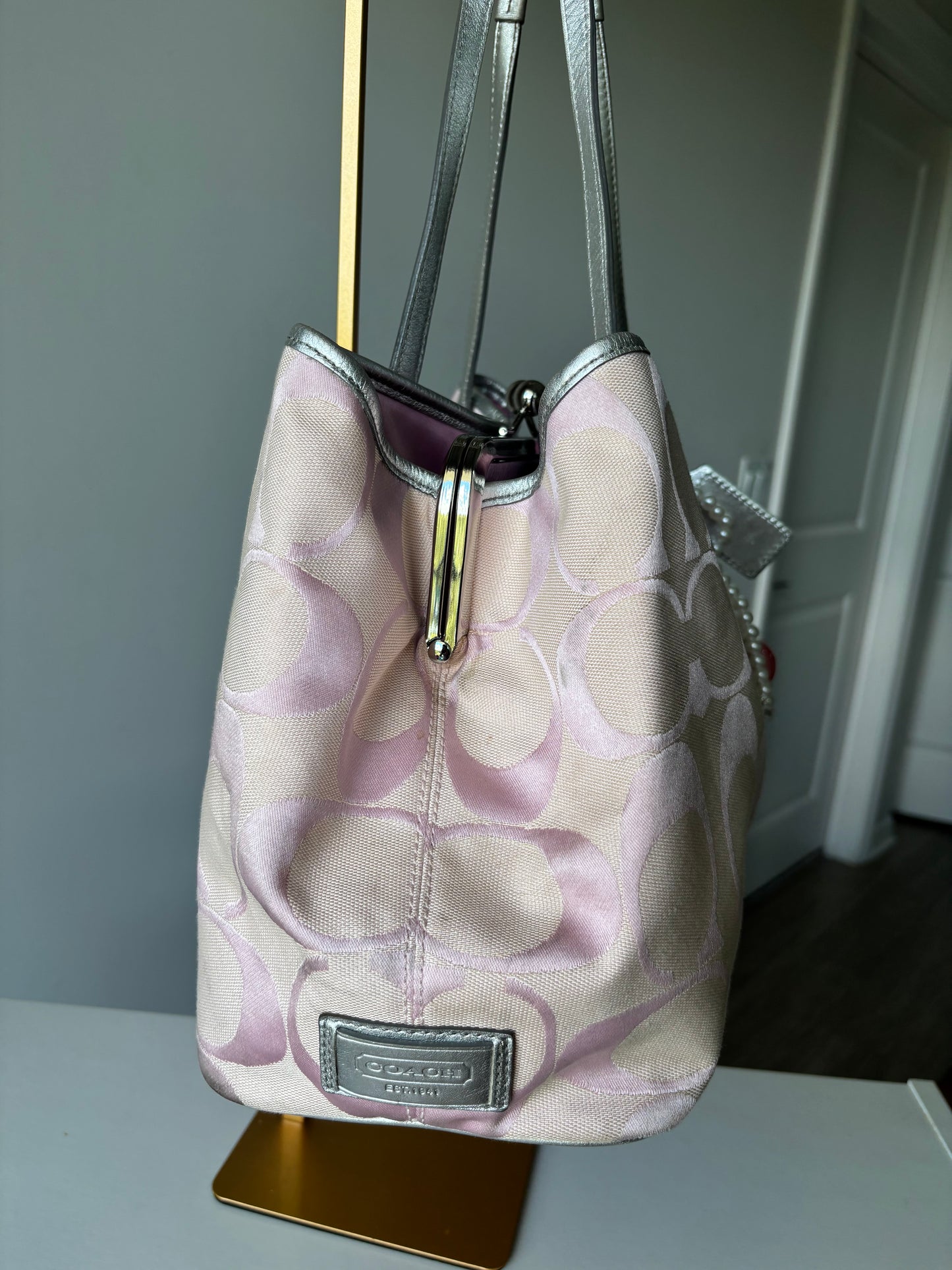 Baby pink mongram vintage coach tote bag