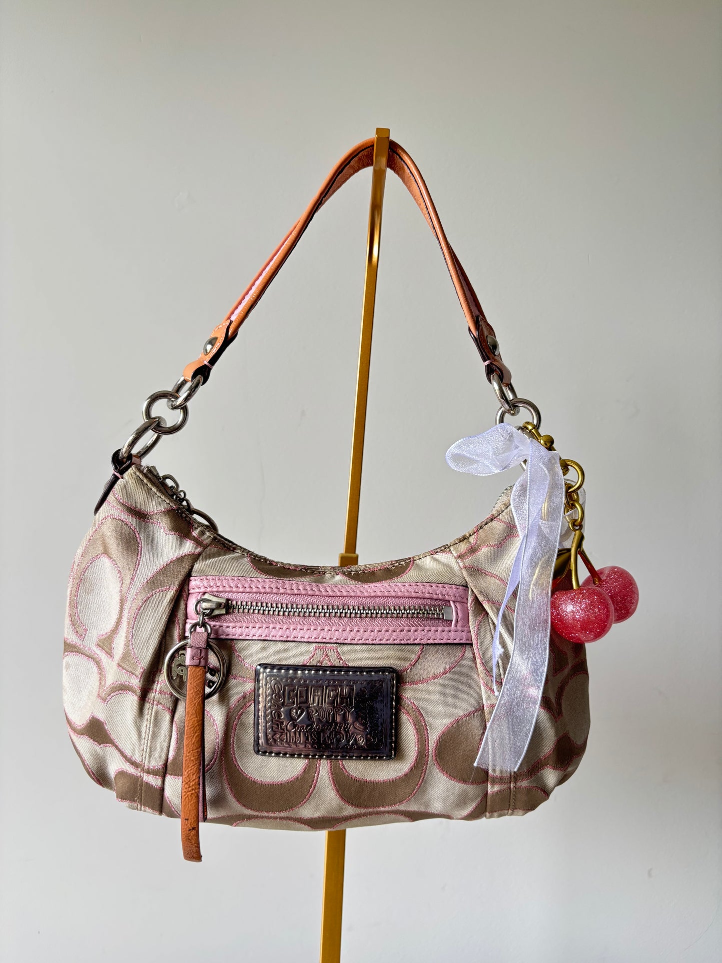 Rare pink poppy small shoulder bag