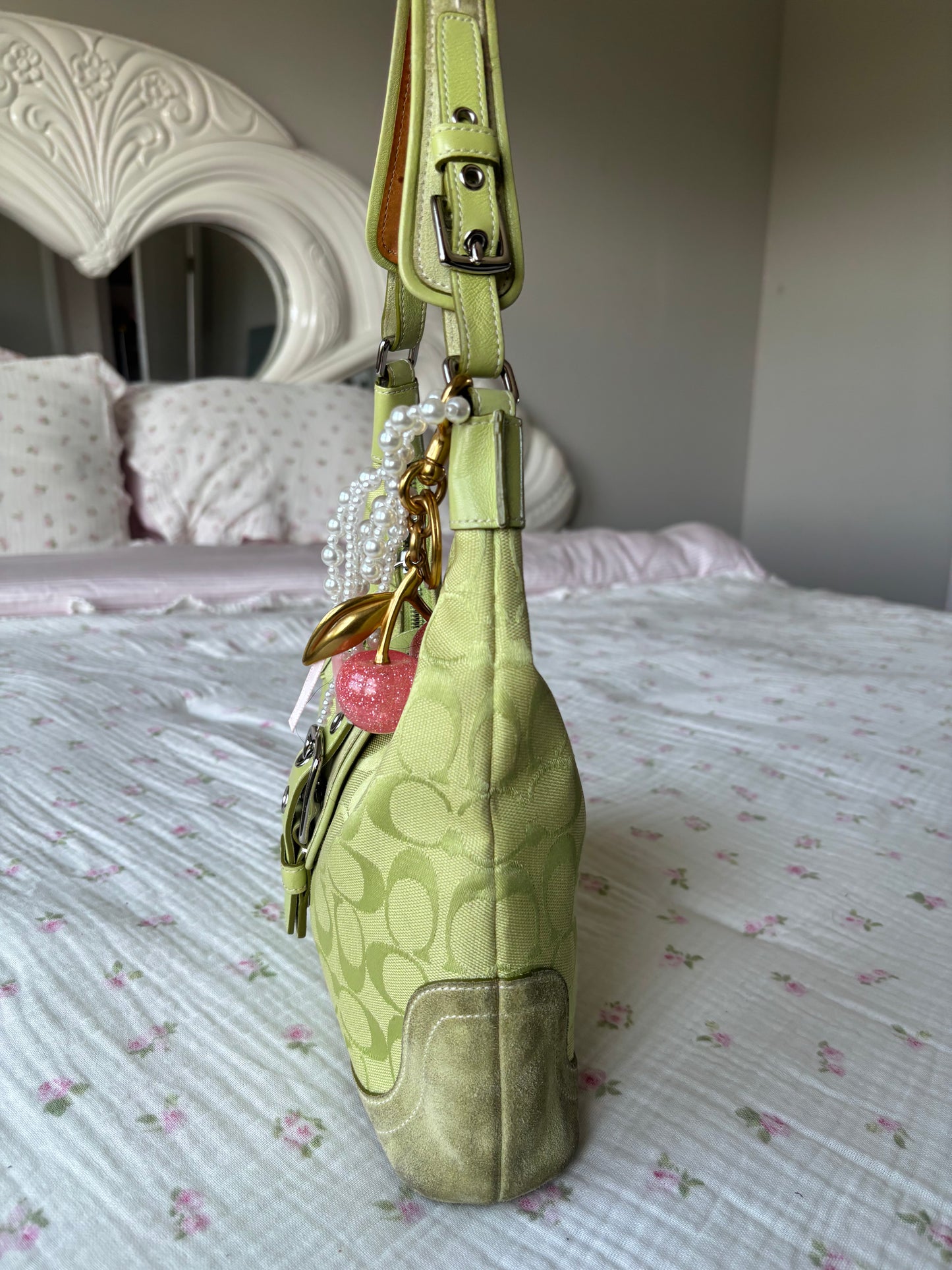 Rare Lime green coach Hampton soho